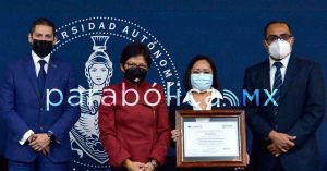 Recibe Licenciatura en Enfermería de la BUAP reacreditación por parte del COMACE