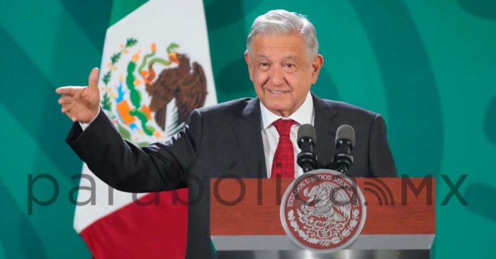 Avala la “falsedad del conservadurismo”, AMLO sobre abstención de Monreal