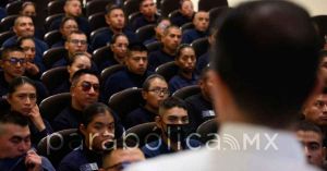 Imparte Eduardo Rivera conferencia a cadetes de la Academia de Policía