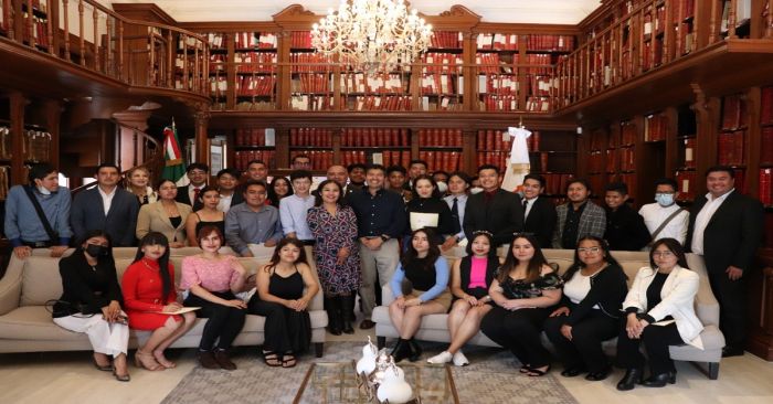Visitan Cabildo poblano alumnos de Ciencias Políticas de la BUAP