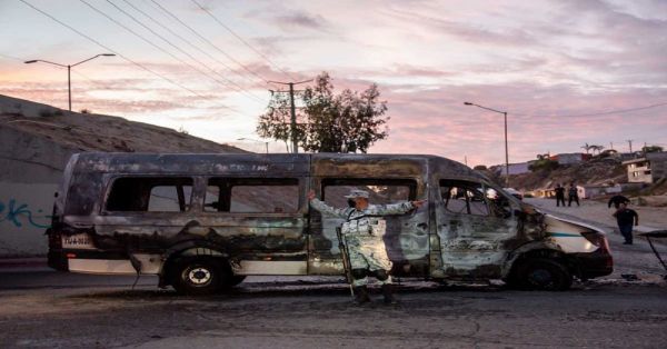 Van 17 detenidos por bloqueos y quema de vehículos en BC