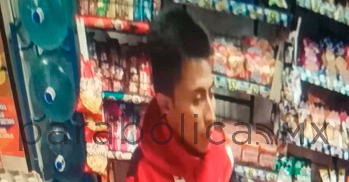 Graban rostros de asaltantes que atracaron tienda abarrotera en Izúcar de Matamoros