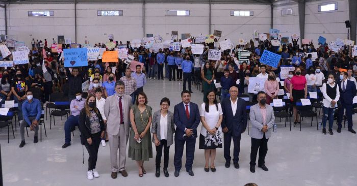 Reitera Lilia Cedillo compromiso con alumnos de la BUAP