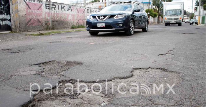 Espera Vélez Tirado completar a fin de mes el 85% de la meta de bacheo