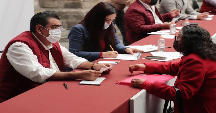 Atiende de manera directa el gobernador a los poblanos en el &quot;Martes Ciudadano&quot;