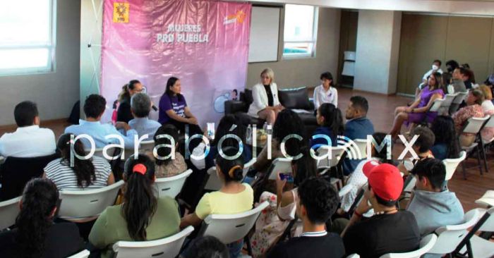 Se muestran perredistas poblanas contra el Plan B electoral ante la CDH Puebla