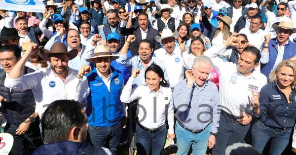 “No estarás sola”, presenta Marko Cortés a Alejandra del Moral como candidata del PAN en el EdoMex