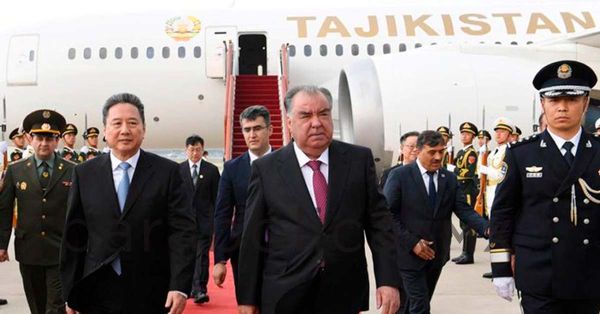 Estrena presidente de Tayikistán avión que pertenecía a México en su visita a China