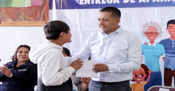 Entrega DIF municipal de San Andrés Cholula auxiliares auditivos