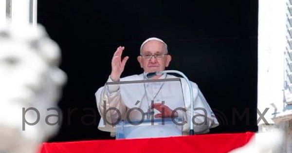 Llama papa Francisco a no usar la violencia en nombre de Dios