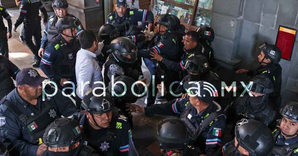 Manipulan a pobladores de La Resurrecci&oacute;n, acusa Eduardo Rivera