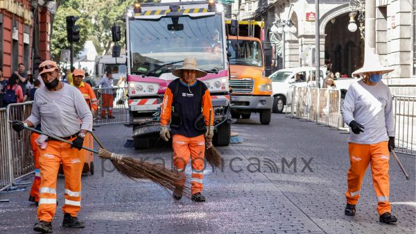 Limpian naranjitas vialidades tras desfile de la Revoluci&oacute;n