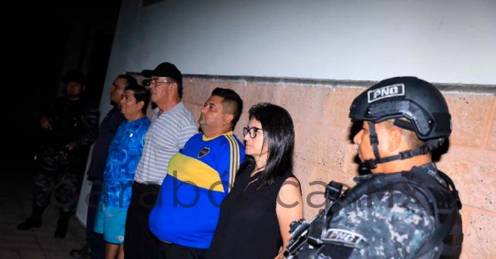 Detienen a directivos del Alianza tras estampida en partido de fútbol en El Salvador