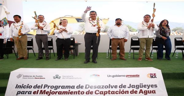 Inicia programa de desazolve de jagüeyes en Puebla