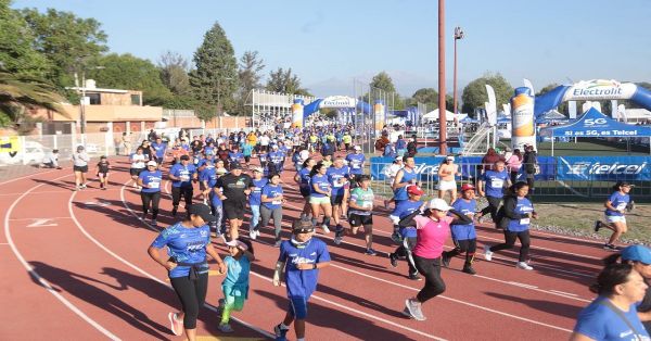 Participan más de 4 mil asistentes en el Medio Maratón del Día del Papá 2023