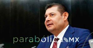 Har&eacute; campa&ntilde;a de tierra con poblanas y poblanos: Alejandro Armenta