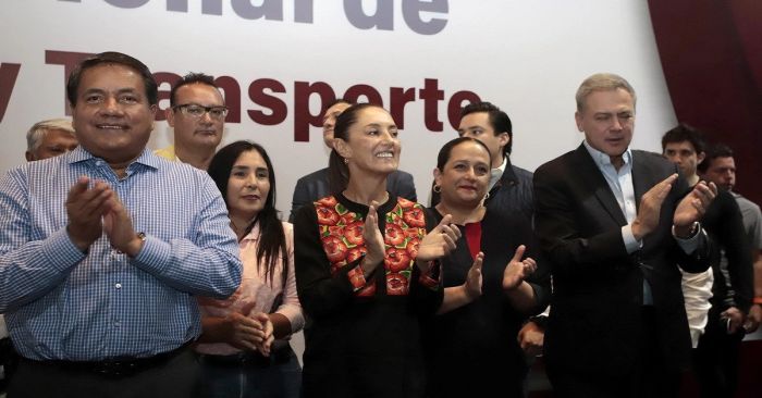 Participa Claudia Sheimbaum foro de transportistas en Puebla