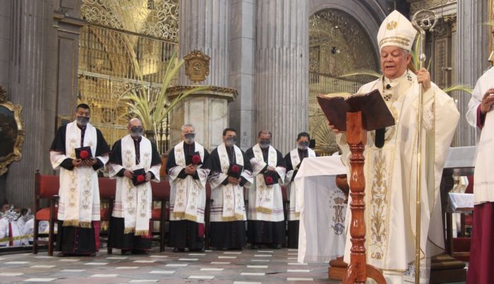 Realizan misa crismal en Catedral como parte de la Semana Santa