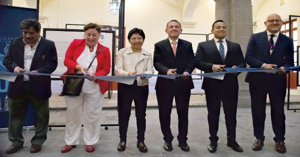 Inauguran expo UAP-70´s, retrata la consolidación de la vida cultural de la institución