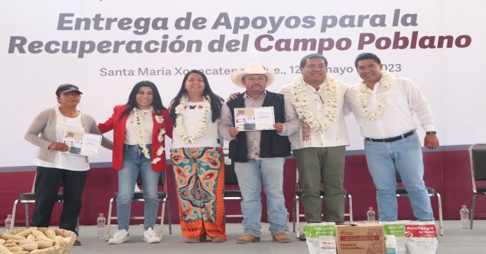 Entregan paquetes tecnológicos en la capital poblana