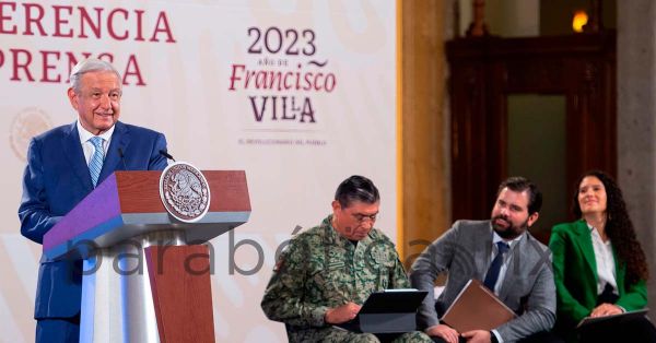 Defiende AMLO a Luis Crescencio Sandoval ante se&ntilde;alamiento por compra de departamento y viajes