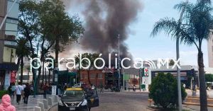 Se incendia y colapsa antro de Avenida Juárez
