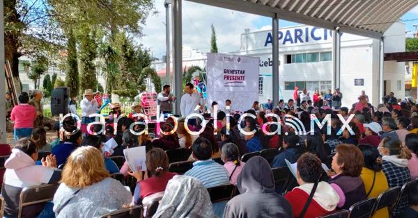 Beneficia Bienestar a habitantes de San Aparicio y La Libertad con entrega de producto lácteo