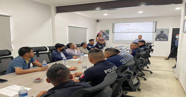 Capacitan en nuevas masculinidades a policías auxiliares de Puebla