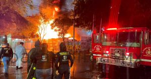 Deja incendio en alcaldía Cuauhtémoc 2 muertos y 100 evacuados