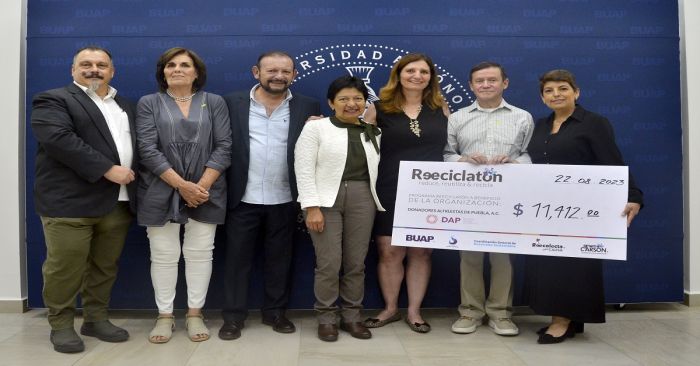 Entrega Lilia Cedillo cheque del Reciclatón 2023