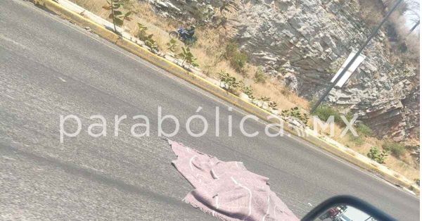 Atropellan y matan a mujer al intentar cruzar el Periférico