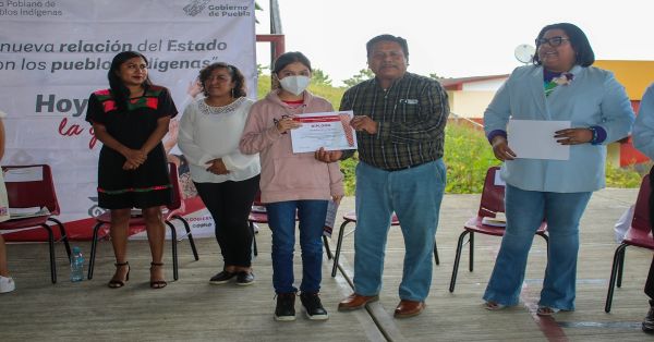 Presentan libros escritos por mujeres indígenas, por el 8M