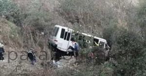 Deja choque entre microbús y autos 3 muertos y 20 heridos en Naucalpan