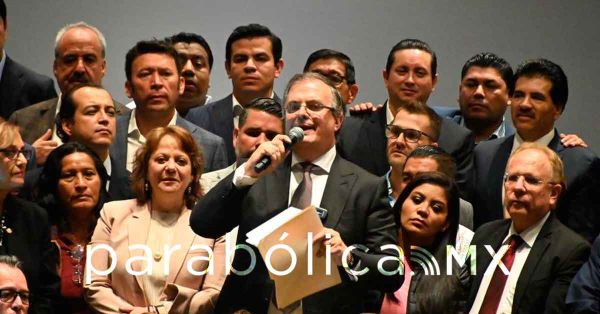 Hace estragos en Puebla el &quot;efecto Ebrard&quot;