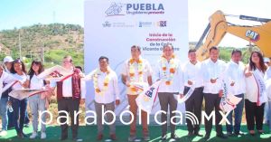 Preside Sergio Salomón el inicio de la construcción de la calle Vicente Guerrero de Acatlán