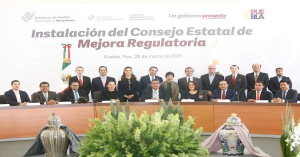 Llama Sergio Salomón a sumar esfuerzos por el desarrollo económico de la entidad