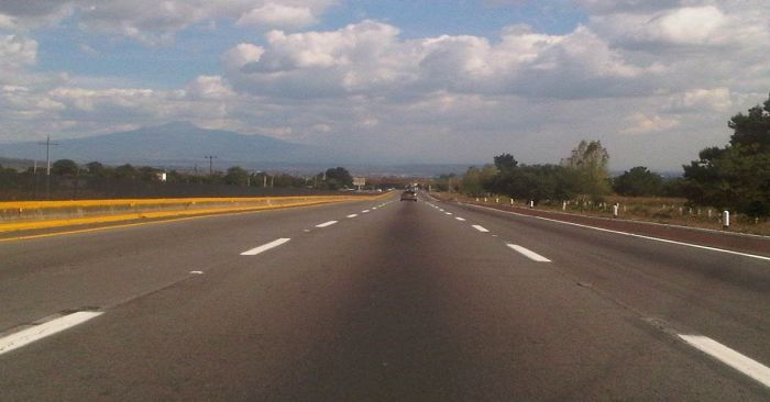 Asaltos en autopistas dejan 10 mdp en perdidas a empresarios: CCE
