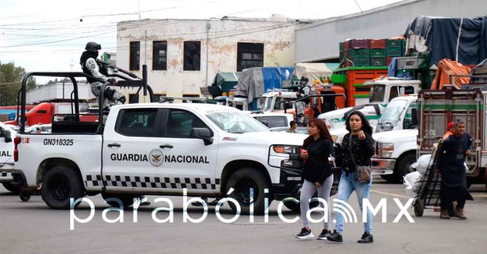 Cercan la Central de Abasto por la retención de un elemento de la Guardia Nacional