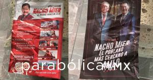 Se promueve Ignacio Mier con panfletos en las calles de Puebla