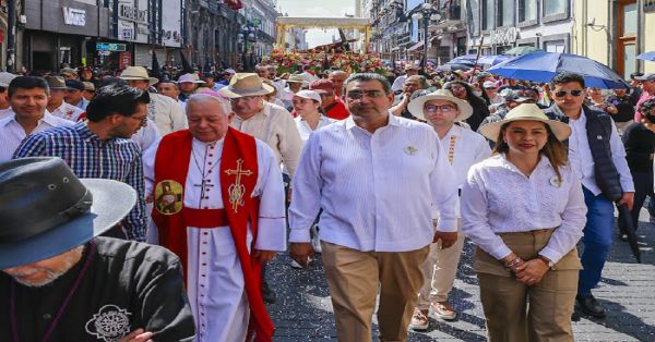 Participa Sergio Salomón en la Procesión de Viernes Santo 2023