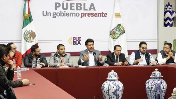 Llama Javier Aquino a vecinos de Coyomeapan a tener voluntad para solucionar conflictos