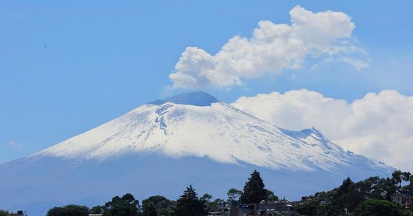 Anda activo el Popocatépetl, registra 305 exhalaciones en 24 horas