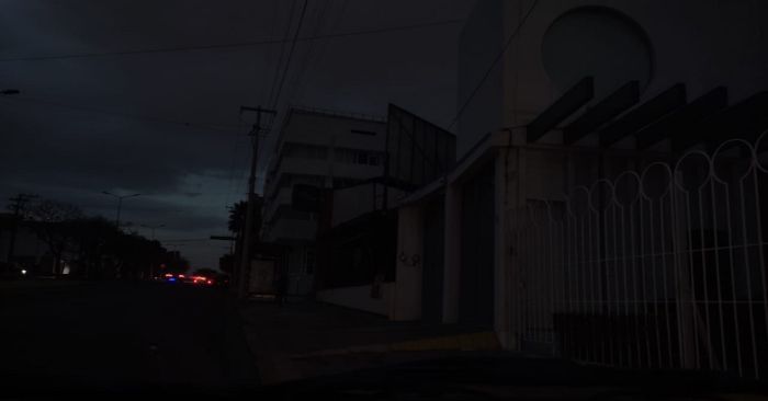 Reportan varias colonias sin luz en la capital poblana