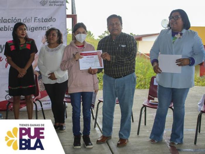 Con presentación de libros escritos por mujeres indígenas, gobierno estatal conmemoró el 8M