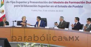 Entrega gobierno de Puebla RVOE a 108 instituciones