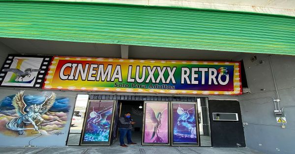 Clausuran Cine para adultos en la capital poblana