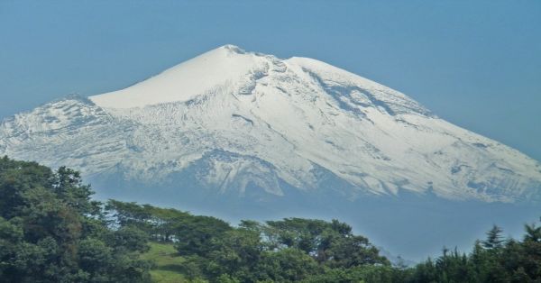 Mueren alpinistas al descender del Citlaltépetl