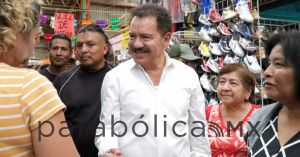 Visita Nacho Mier a locatarios del mercado Independencia