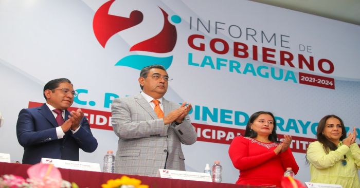 Acude Sergio Salomón al segundo informe de Raúl Pineda Raygoza