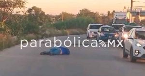 Balean y matan a motociclista sobre Periférico